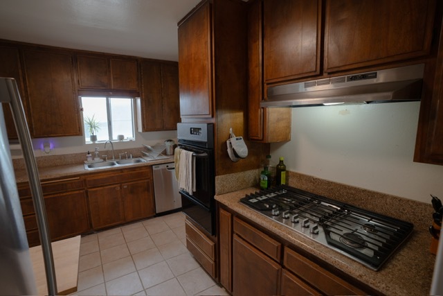 Kitchen - 1731 Harriman Ln