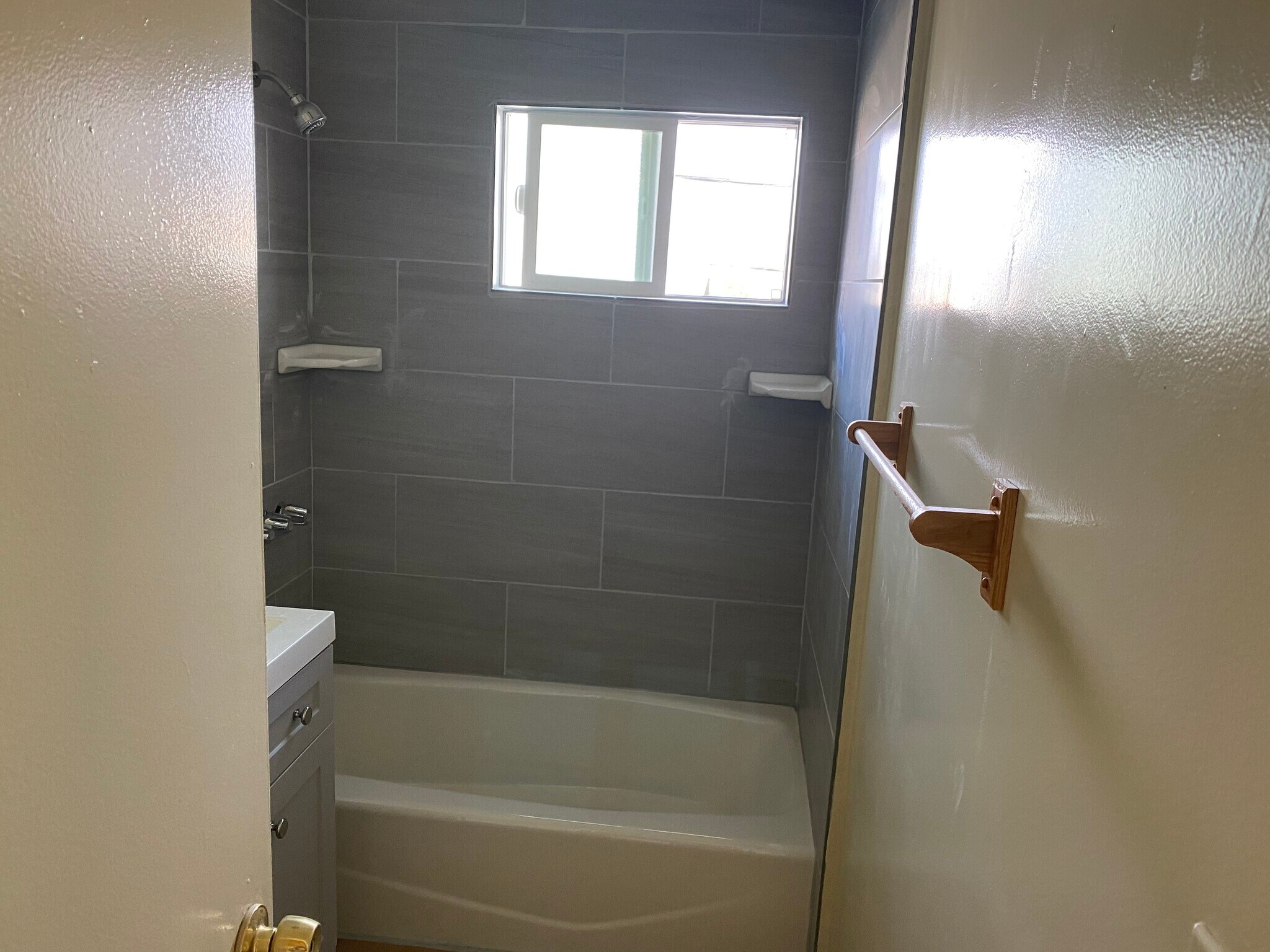 bathroom2 - 3828 W 182nd St