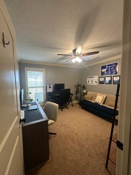 Building Photo - 30 Clovewood Cv