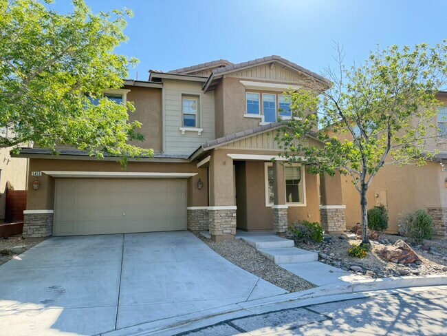 Building Photo - 5450 Pinecroft Dr