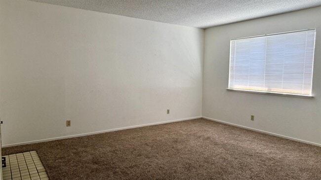 Building Photo - 40 N 19th Ave