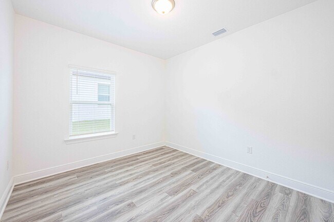 Building Photo - 12753 Shoshoney Cir