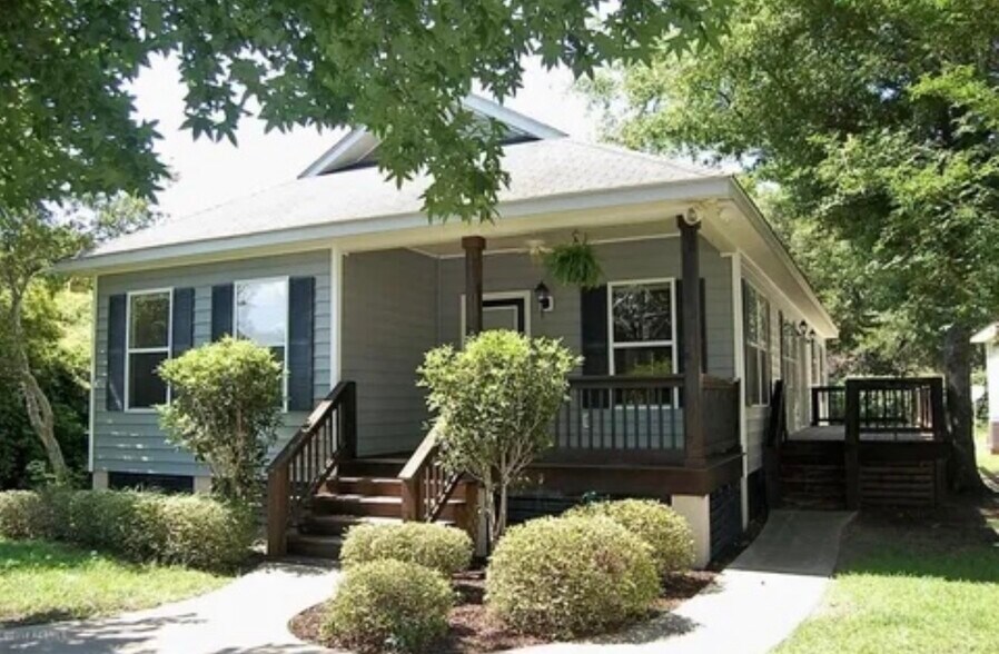 Building Photo - 8 Lagaree Ct