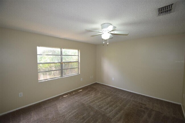 Building Photo - 1204 Honeytree Ln W