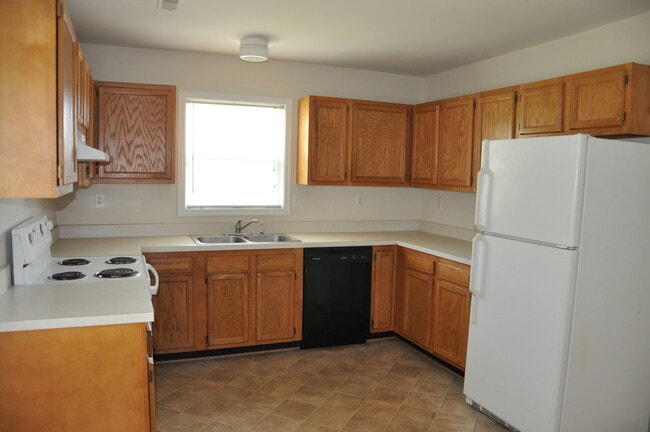 Building Photo - 3 Bedroom/2 Bath Rambler in Culpeper