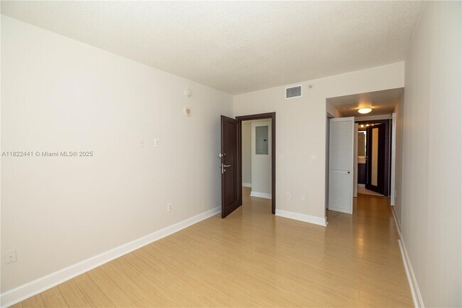 Building Photo - 50 Menores Ave