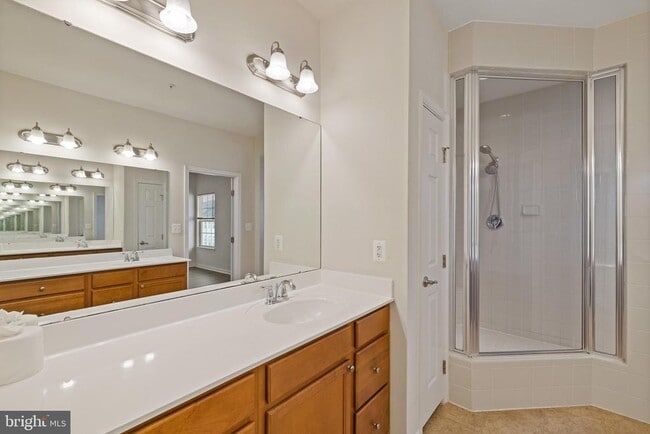 Building Photo - 942 Hall Station Dr