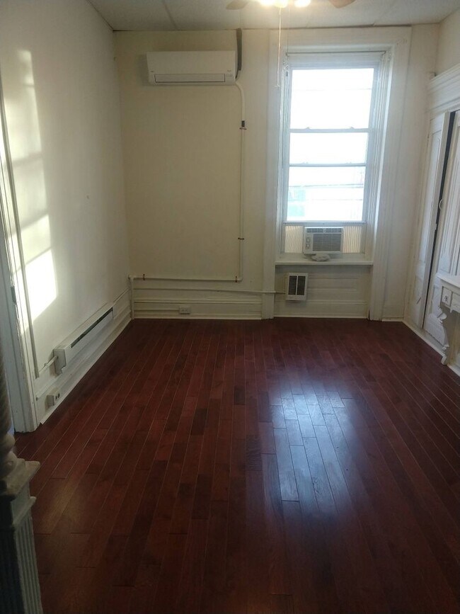 Building Photo - 1336 N 15th St