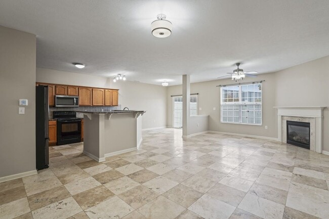 Building Photo - Beautiful 3 Bedroom Condo Available Now!