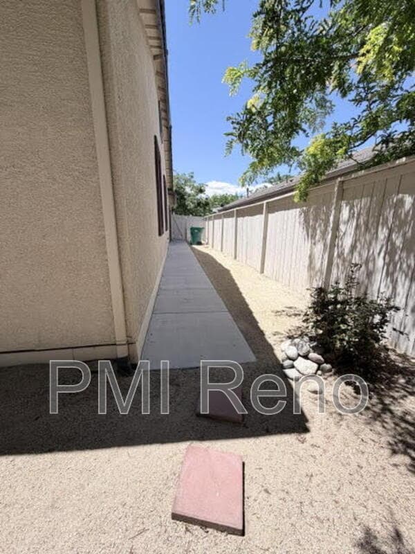 Building Photo - 10742 Amber Falls Dr