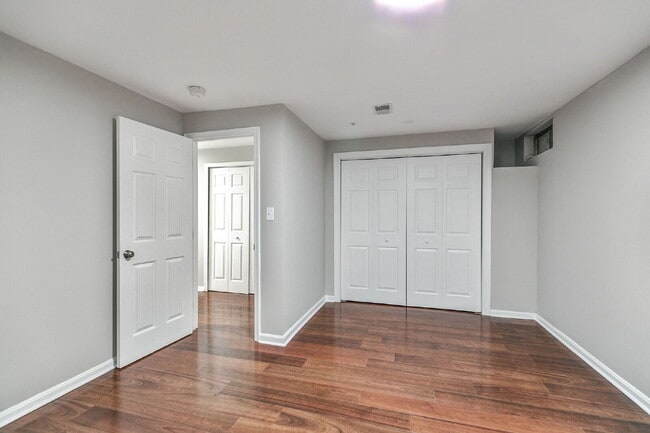 Building Photo - 1043 Downing Ct