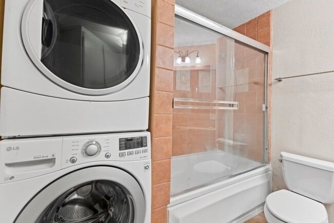 Building Photo - Stylish 1-Bed Condo with Balcony, Garage & Resort-Style Amenities in Mira Mesa