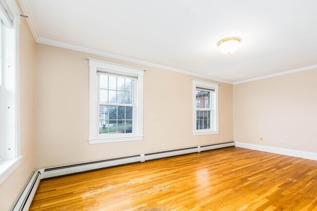 Building Photo - 709 Central Ave