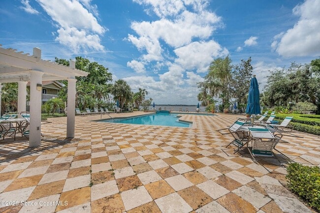 Building Photo - 225 S Tropical Trail