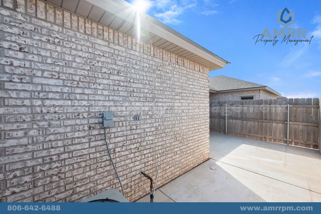 Building Photo - 2 Bedroom In Frenship ISD!