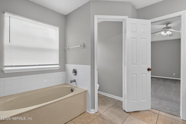 Building Photo - 12949 Chets Creek Dr S
