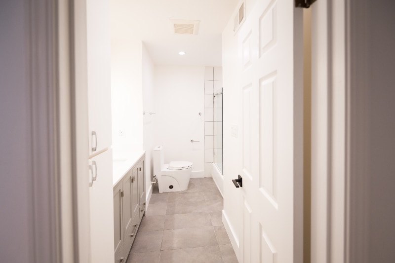 Building Photo - 421 Kahrs Ave