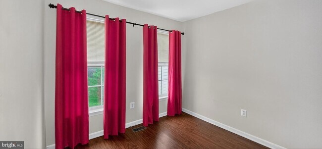 Building Photo - 2483 Lakeside Drive