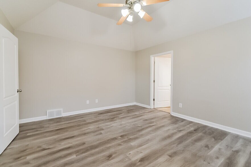 Building Photo - 7843 Plantation Ridge Cove