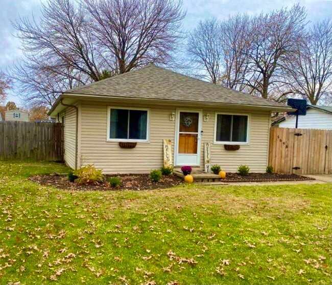 Building Photo - 5696 Pleasant Ave