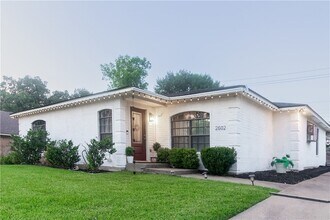 Building Photo - 2602 Arbor Dr