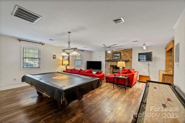 Building Photo - 4 Bedroom 2.5 Bath Home In Conover! Tours available starting March 1st!