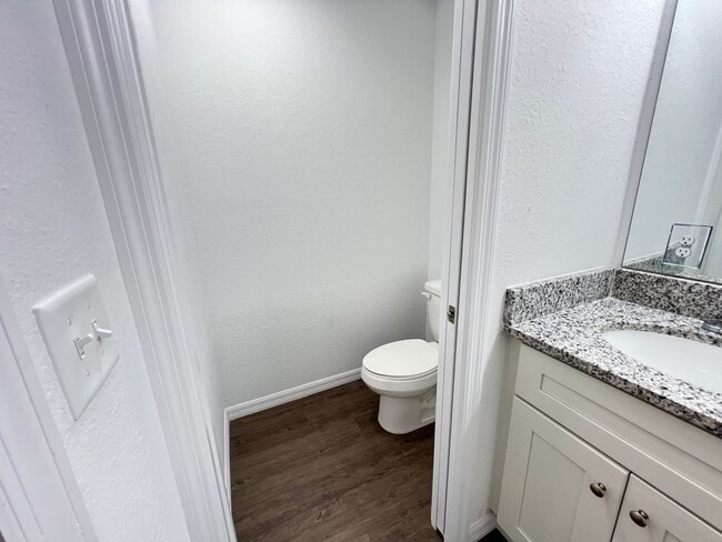 Building Photo - AWESOME 3 BD/2BA Home in Ocklawaha!! Available now!!