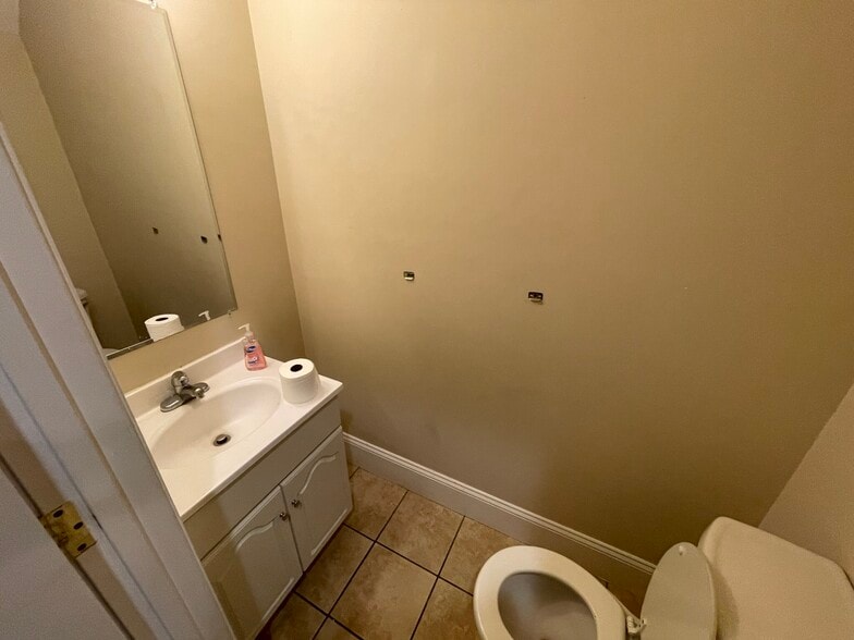 Building Photo - 12 Sewall St