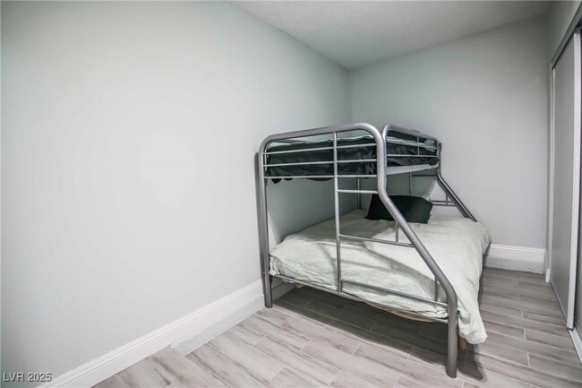 Building Photo - 7399 Topeka Dr