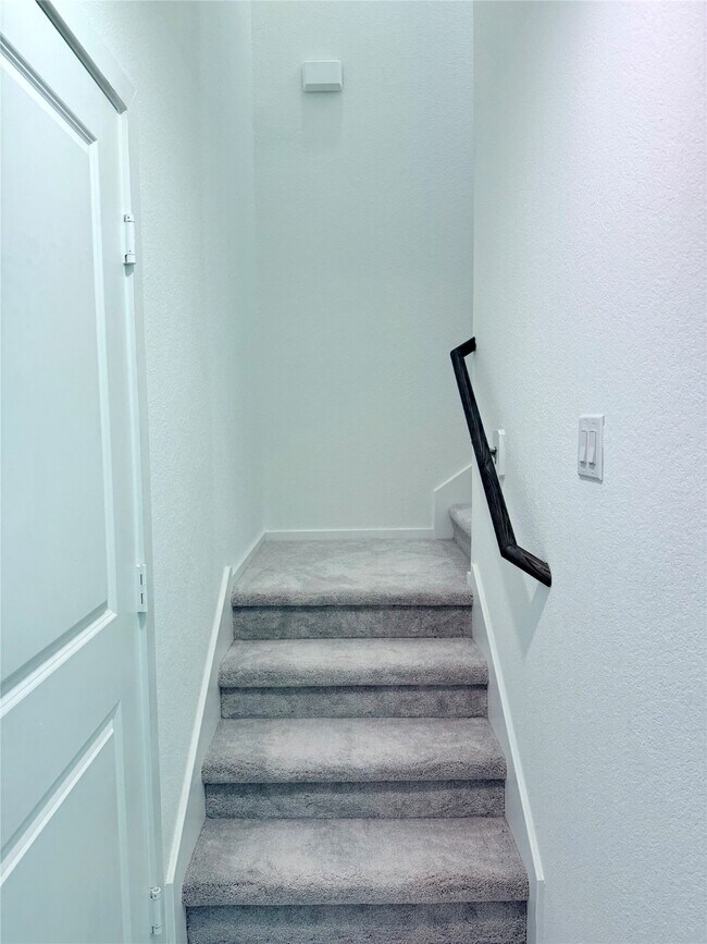 Building Photo - 21321 Carosella Dr