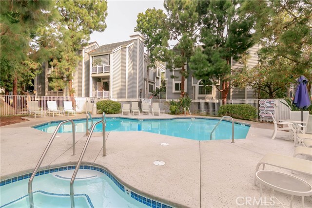Building Photo - 8505 Gulana Ave