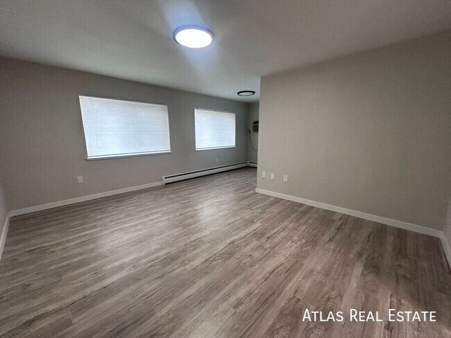 Building Photo - 551 S Fairfax St