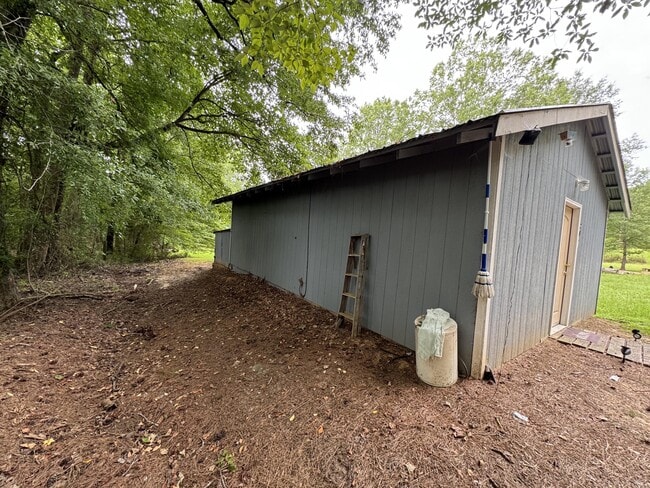 Building Photo - 200 W Caldwell Rd