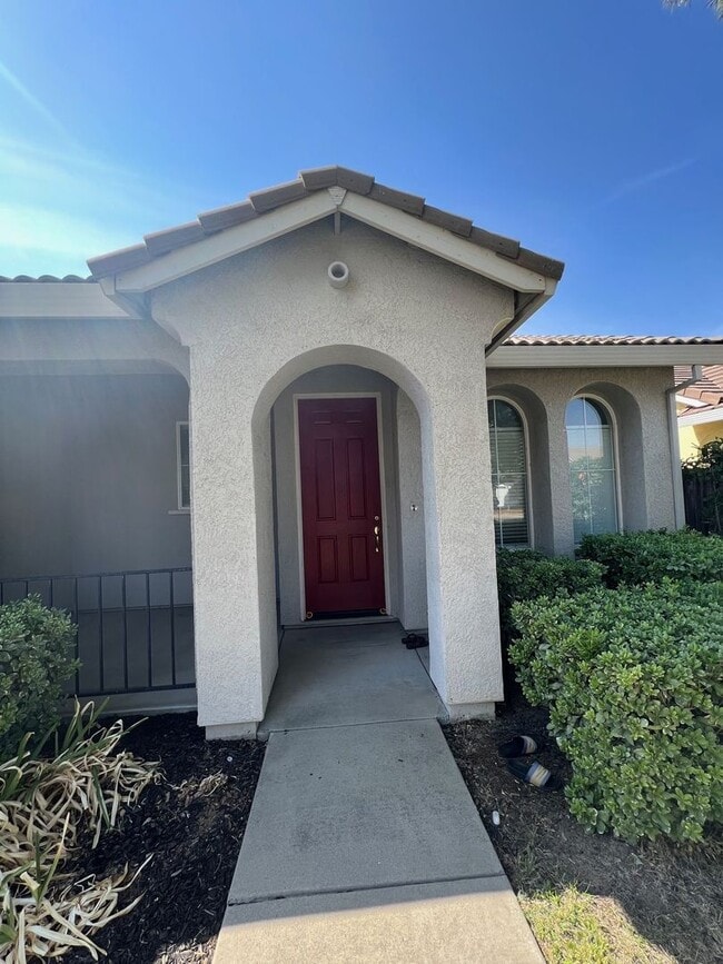 Building Photo - Adorable 3 bedroom 2 bath home