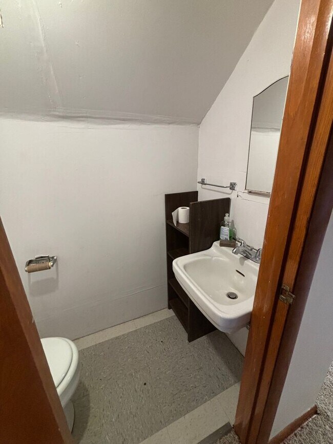 Building Photo - Spacious Home with Large Lot
