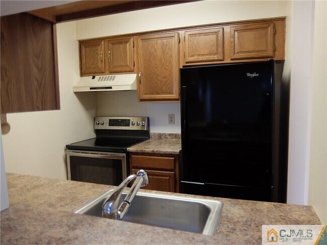 Building Photo - 4906 Ravens Crest Dr