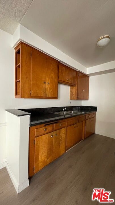 Building Photo - 832 S Gramercy Pl