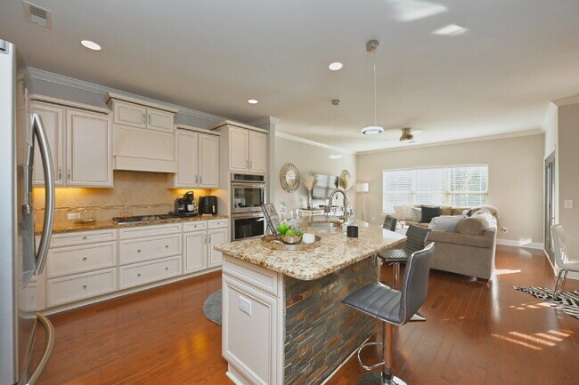 Building Photo - Resort Living at its finest in Foxland Harbor, Gallatin's premier golf and lake community!