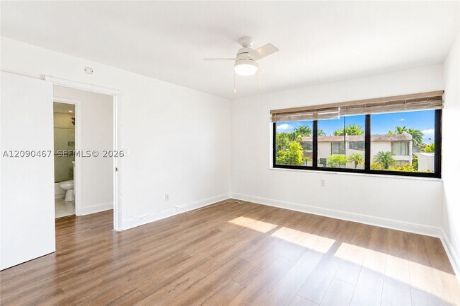 Building Photo - 6916 SW 110th Ave