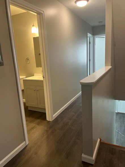 Building Photo - 348 Elm St