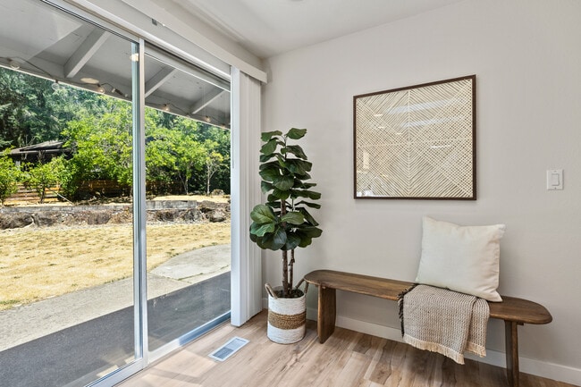 Building Photo - 13726 SE 24th St