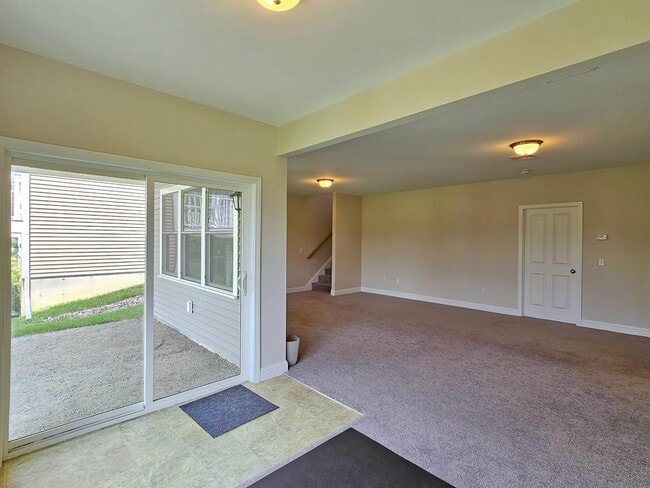 Building Photo - 50 Laurentide Ln