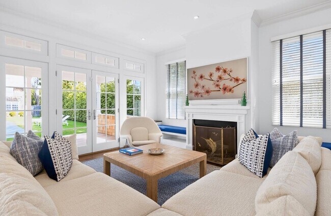 Building Photo - 133-135 Toylsome Ln