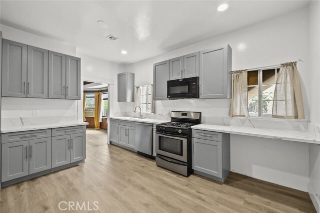 Building Photo - 1549 N Kingsley Dr