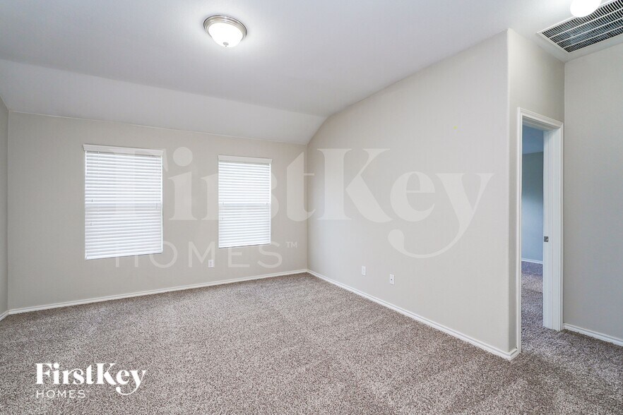Building Photo - 303 Preakness Ln