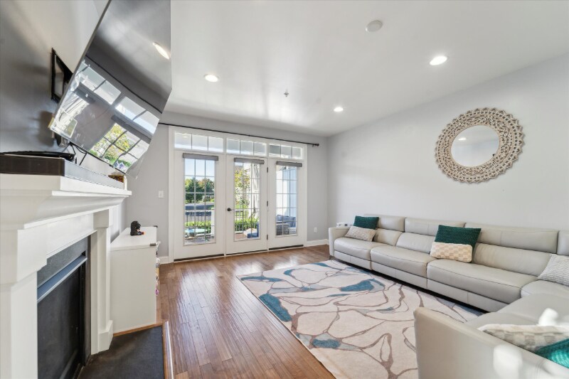 Building Photo - 602 Summit Dr