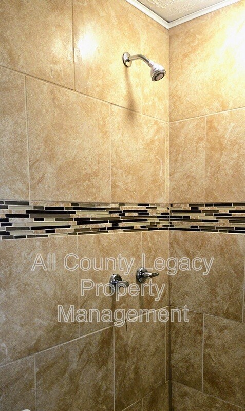 Building Photo - 917 S Indian Creek Dr