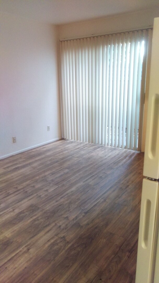 Building Photo - 14th Street