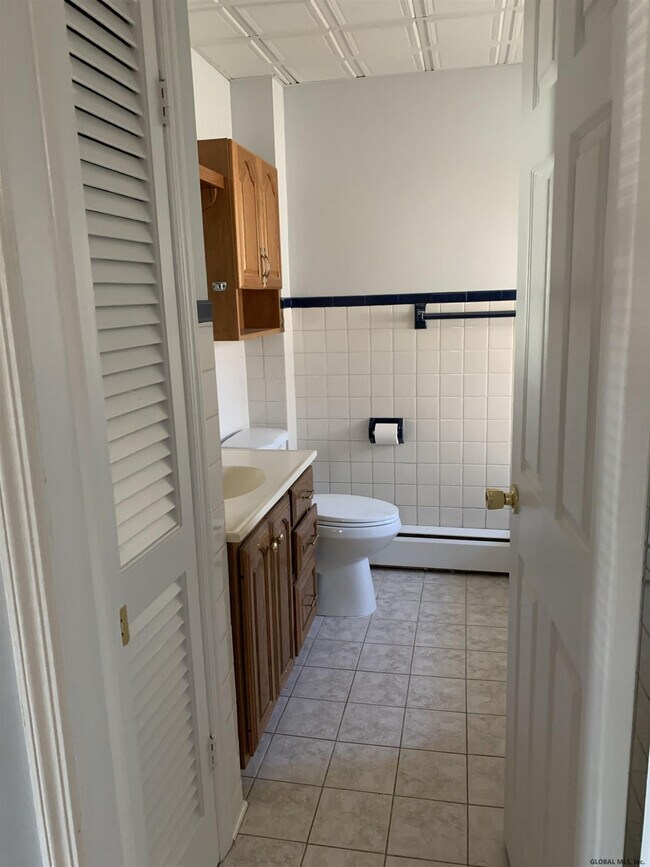 Building Photo - 2 Kimberly St