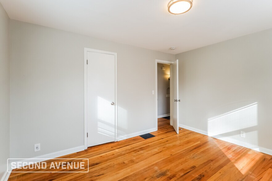 Building Photo - 1136 S Lynnebrook Dr